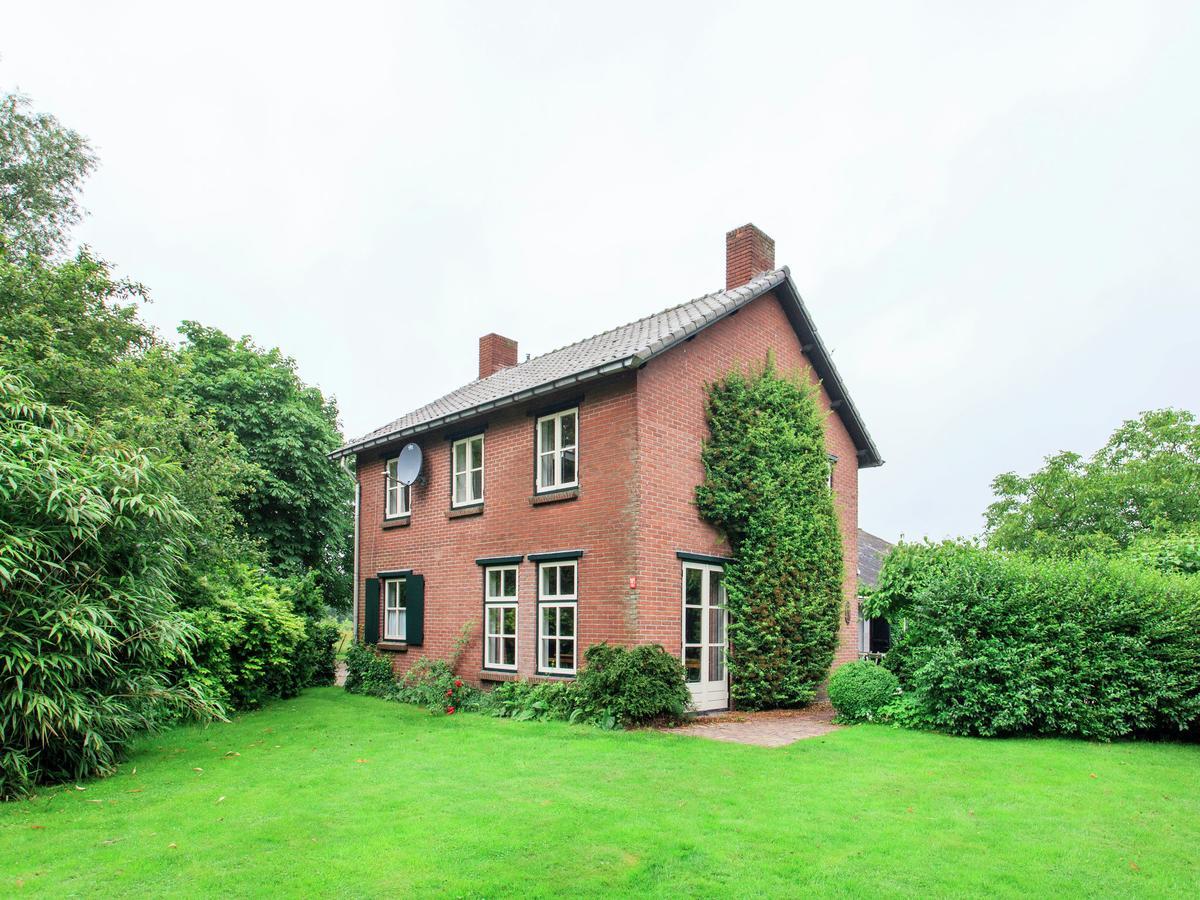 Beautiful Holiday Home In Lage Mierde With Fireplace Buitenkant foto